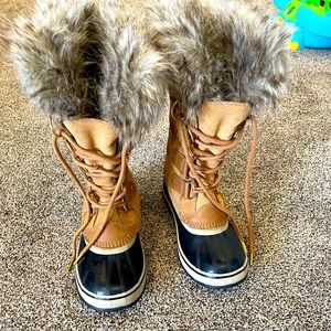 Sorel Joan of arctic size 8